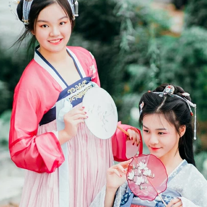 溫暖情誼閨蜜頭像，唯美古風(fēng)女子真人頭像