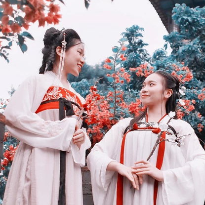 梅花樹下閨蜜頭像，唯美古風(fēng)女子真人頭像