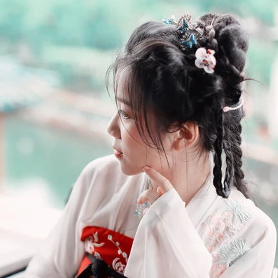 梅花樹下閨蜜頭像，唯美古風(fēng)女子真人頭像