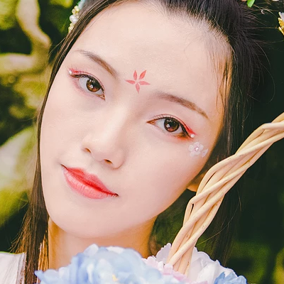 嬌艷花朵粉裙頭像，唯美古風(fēng)女子頭像