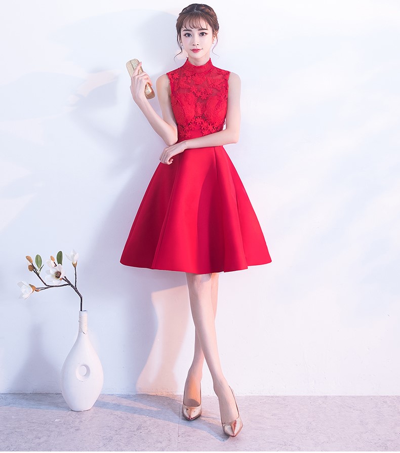 時(shí)尚無袖中式禮服，蕾絲繡花短款晚禮服