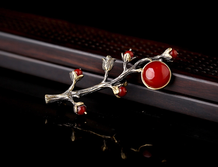 一曲紅塵胸針，優(yōu)雅復(fù)古瑪瑙飾品