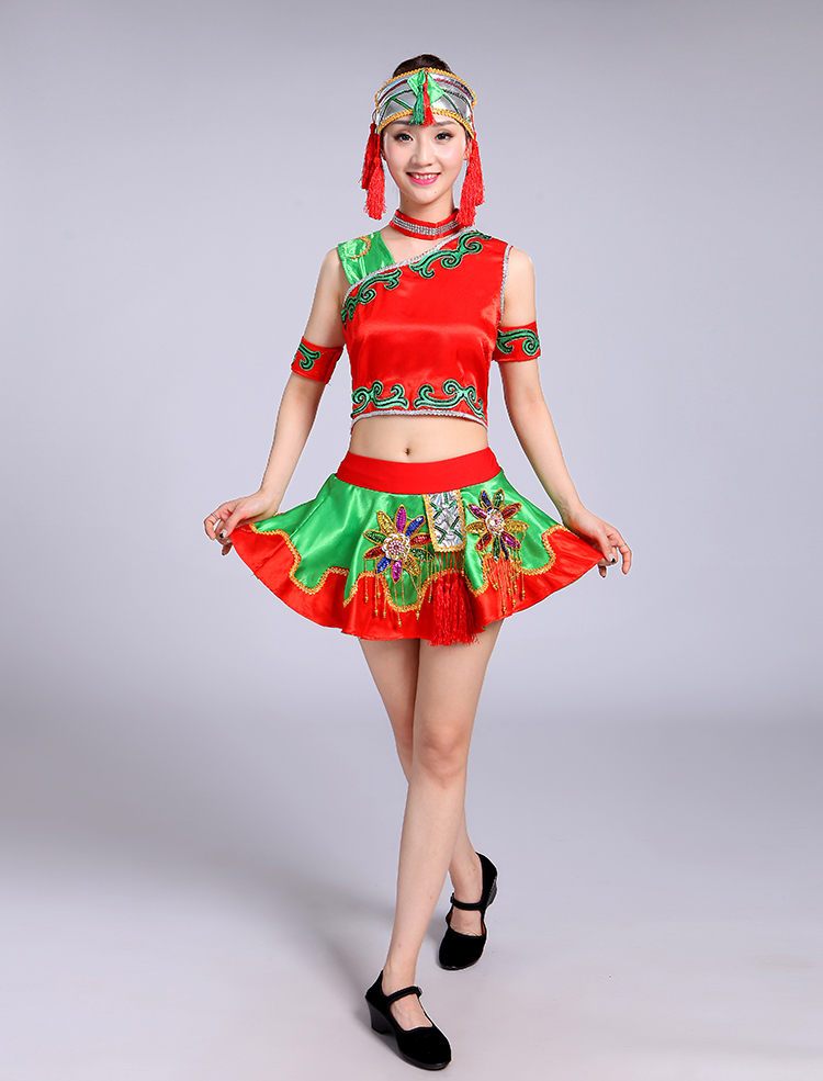 云南彝族壯族女表演超短裙服裝，少數(shù)民族服裝