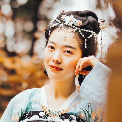 秋意唯美帶傘頭像，唯美古風(fēng)真人女子頭像