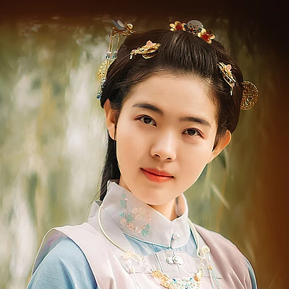 秋風(fēng)帶團扇少女頭像，唯美古風(fēng)真人頭像