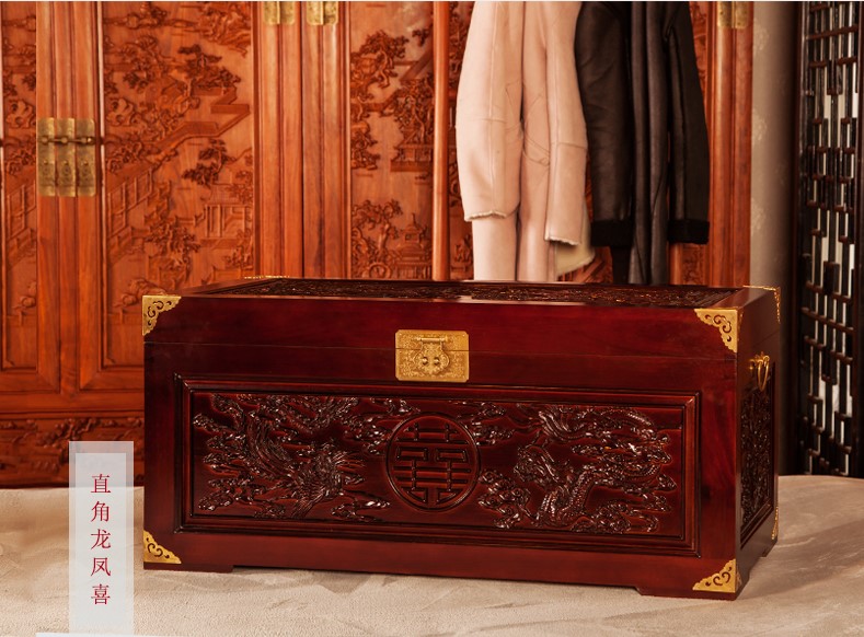 美觀實(shí)用雙喜樟木箱，精美雕花木箱子