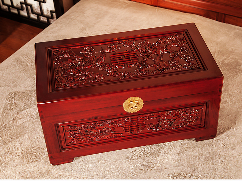 美觀實(shí)用雙喜樟木箱，精美雕花木箱子