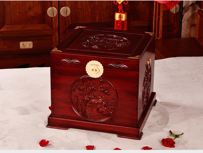 復(fù)古樟木箱，精美竹子雕花木箱子