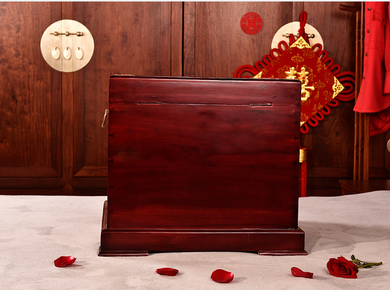 復(fù)古樟木箱，精美竹子雕花木箱子