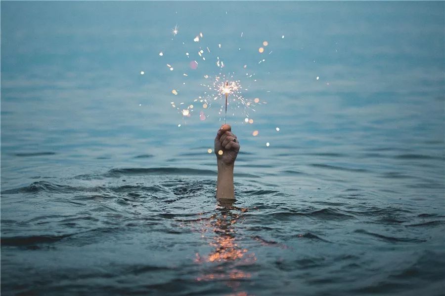 瀘沽湖·野火集，時(shí)光匆忙別錯(cuò)過(guò)年輕的瘋狂