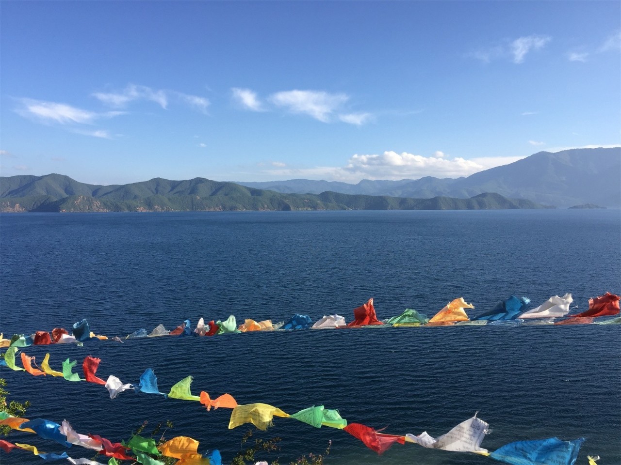 瀘沽湖·野火集，時(shí)光匆忙別錯(cuò)過(guò)年輕的瘋狂