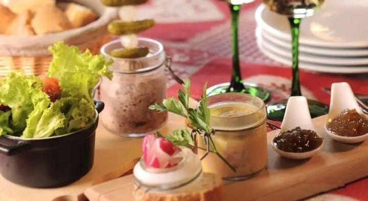 驚呆了，雞窩豬舍馬廄牛棚羊圈變民宿!