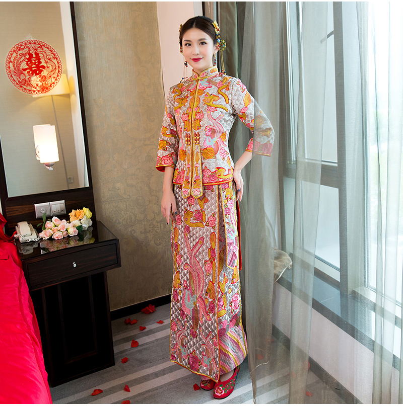 精美繡花中式禮服，時尚家佳樂文學(xué)新娘禮服