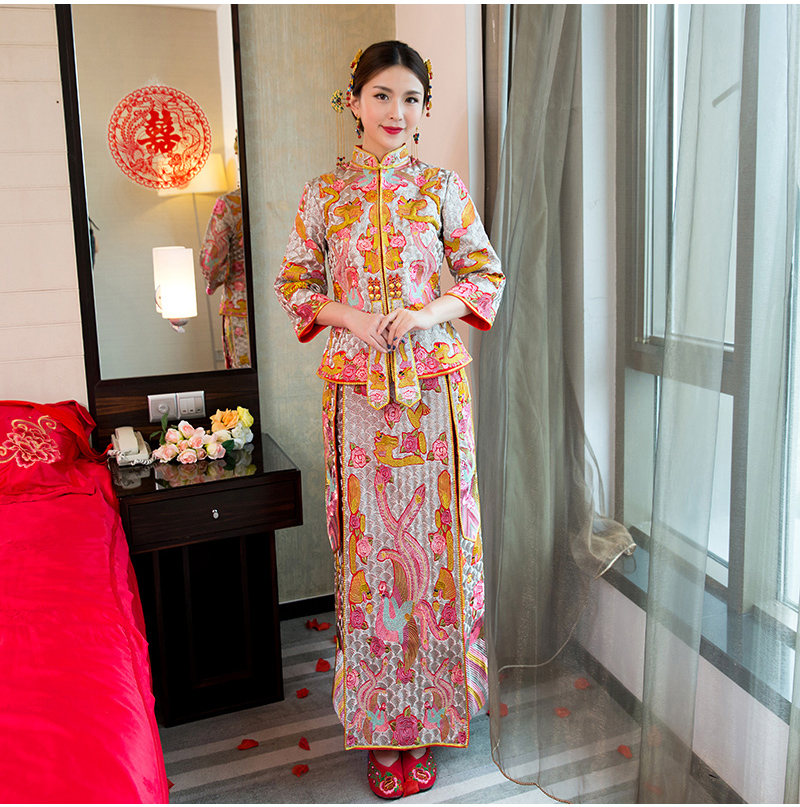 精美繡花中式禮服，時尚家佳樂文學(xué)新娘禮服