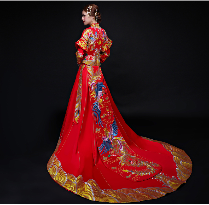 時尚拖尾中式禮服，古典大方之美新娘禮服