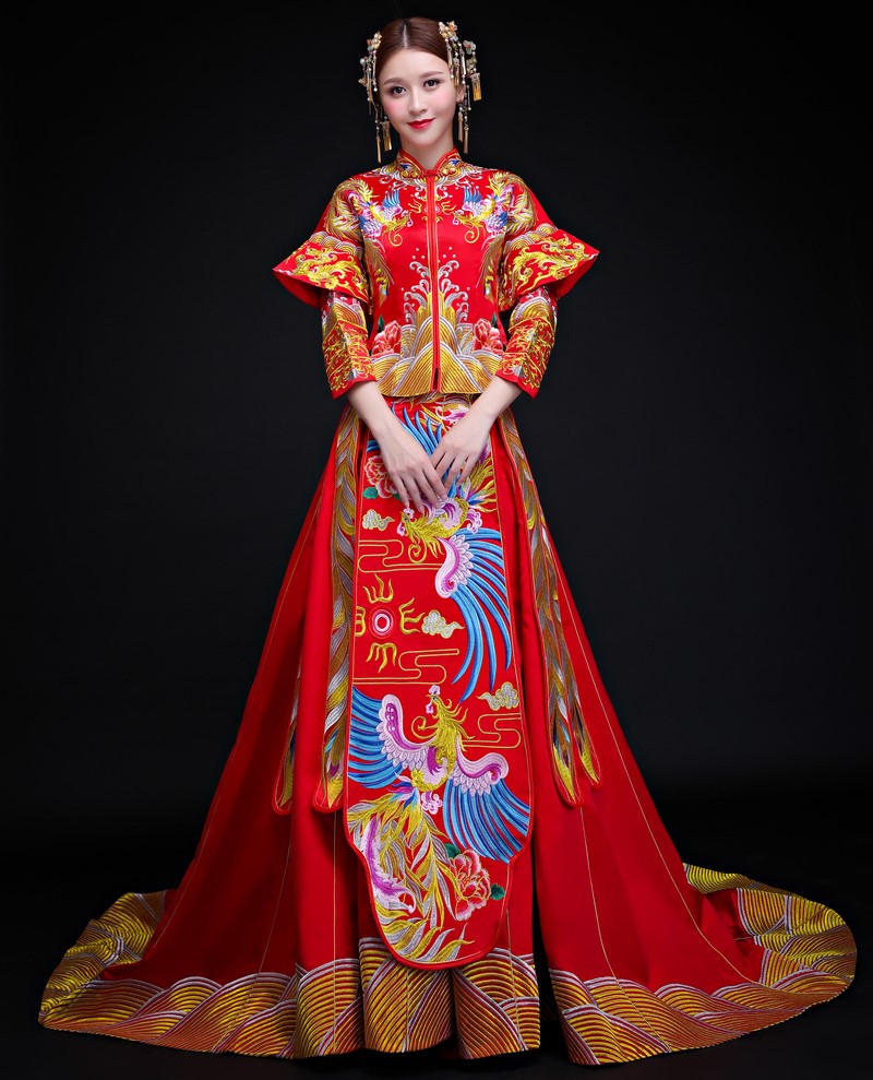 時尚拖尾中式禮服，古典大方之美新娘禮服