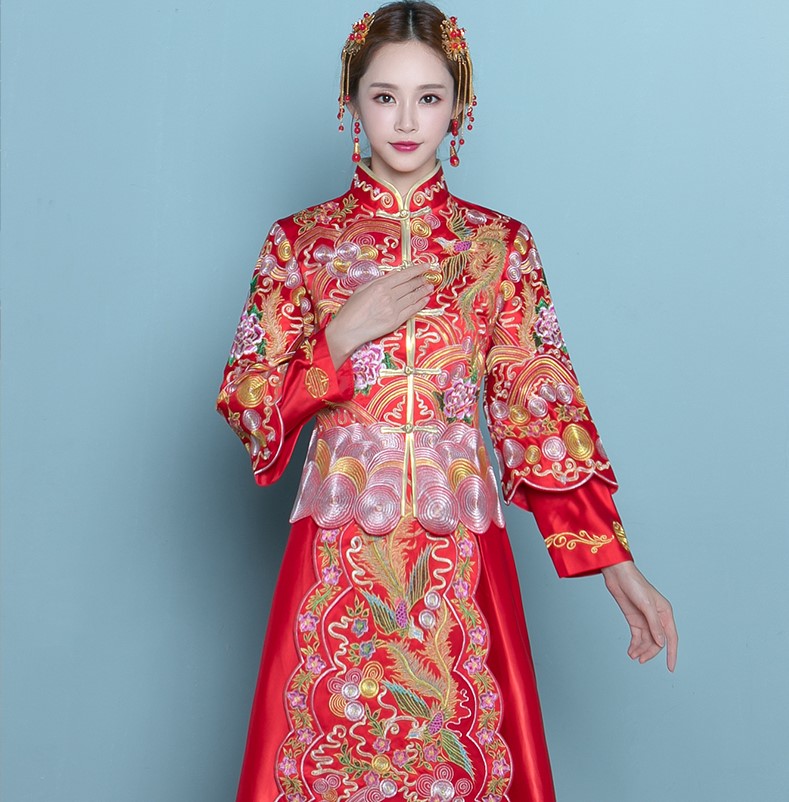 家佳樂文學(xué)高貴刺繡嫁衣，新娘結(jié)婚中式禮服