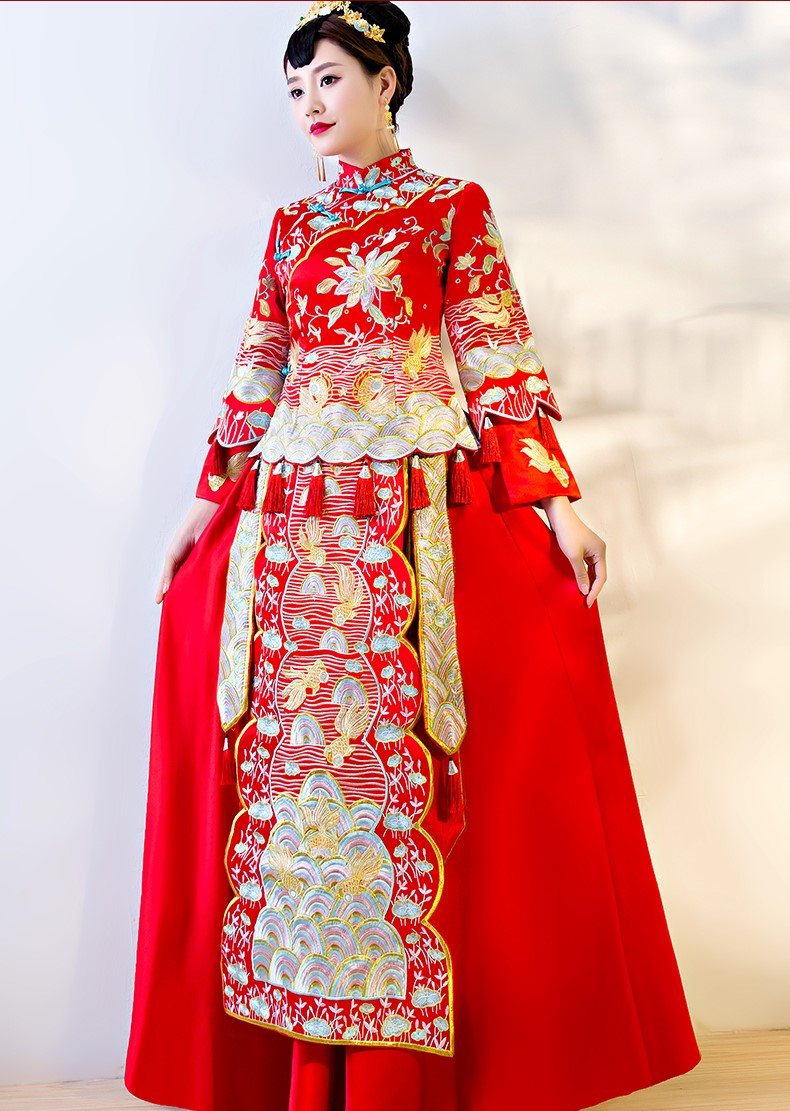 端莊斜襟新娘禮服，精美刺繡中式禮服