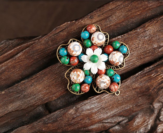 五瓣花朵古典小清新胸針，復(fù)古風(fēng)胸花飾品