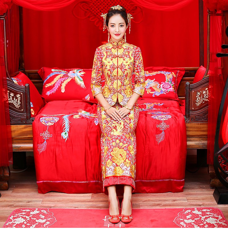 時(shí)尚復(fù)古設(shè)計(jì)中式禮服，新娘結(jié)婚禮服