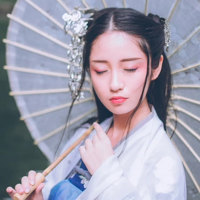 清秀女生頭像，唯美古風真人頭像