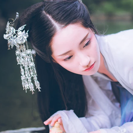 清秀女生頭像，唯美古風真人頭像