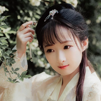 小清新白衣女子頭像，唯美古風(fēng)真人頭像