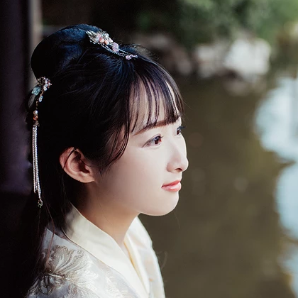 小清新白衣女子頭像，唯美古風(fēng)真人頭像