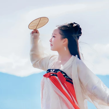 海邊飄逸女子頭像，唯美古風(fēng)真人頭像