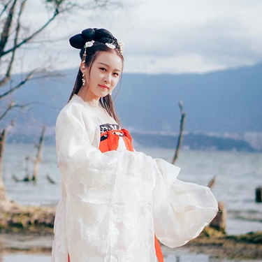 海邊飄逸女子頭像，唯美古風(fēng)真人頭像