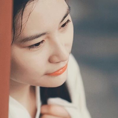 蒙眼帶團(tuán)扇女子頭像，唯美古風(fēng)真人頭像