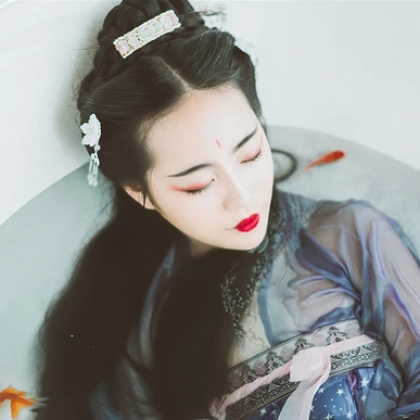 金魚妖艷的女子頭像，唯美古風(fēng)真人頭像