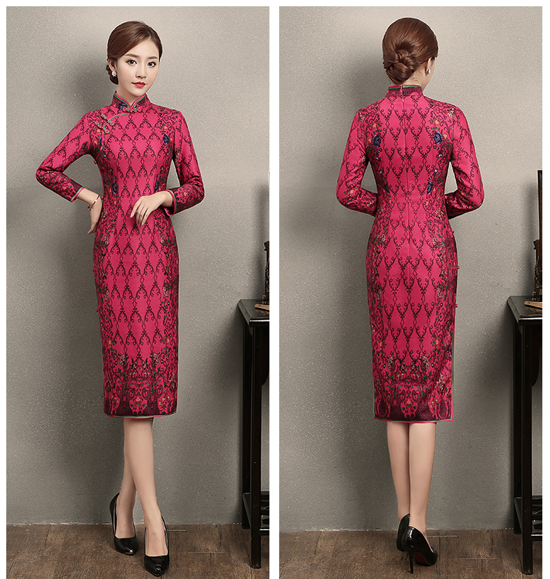 立領(lǐng)圓襟花扣旗袍，印花修身旗袍裙
