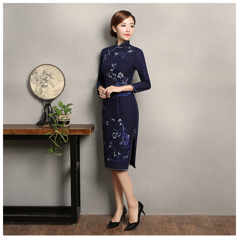 深藍(lán)色繡花旗袍，復(fù)古風(fēng)旗袍裙