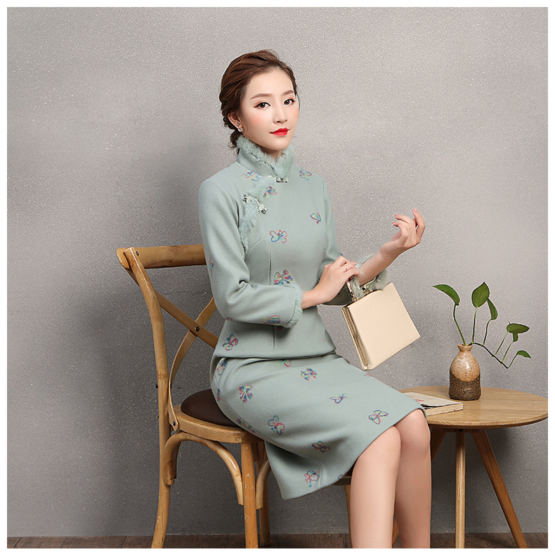 粉綠色舞蝶旗袍，兔毛包邊冬季旗袍裙