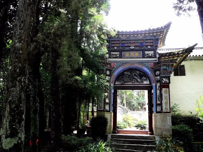 “中國最美寺院”寂照庵，房子象征著家是情感