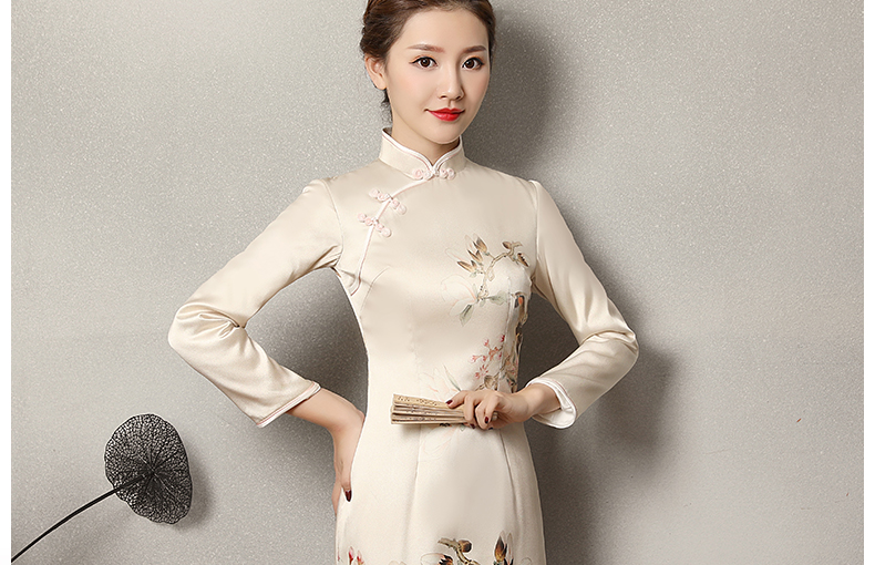 淺杏色樂鵲旗袍，清新復(fù)古旗袍裙