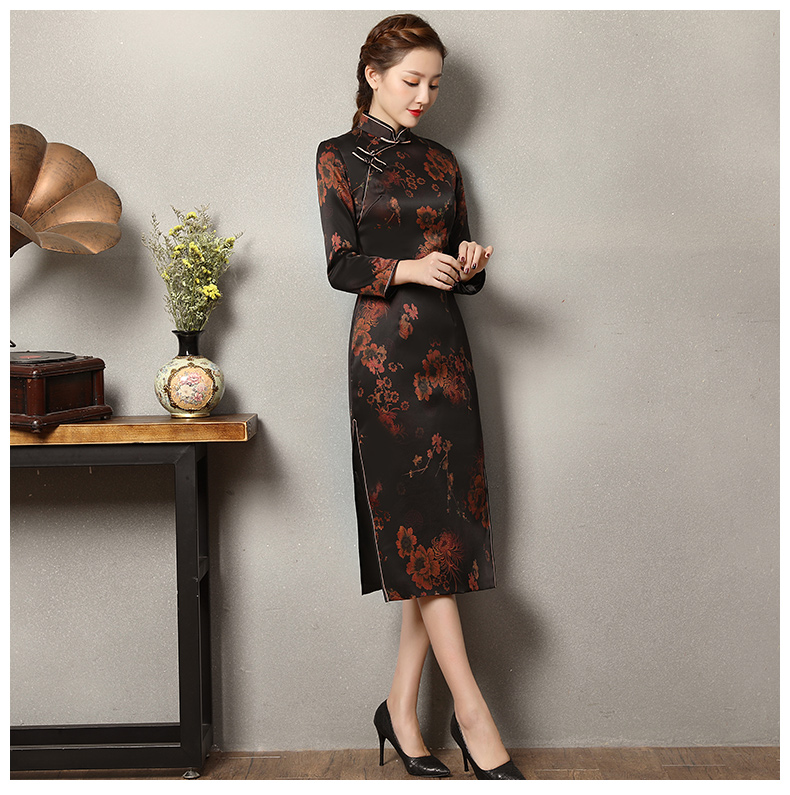 深色印暗紅花旗袍，優(yōu)雅韻放旗袍裙