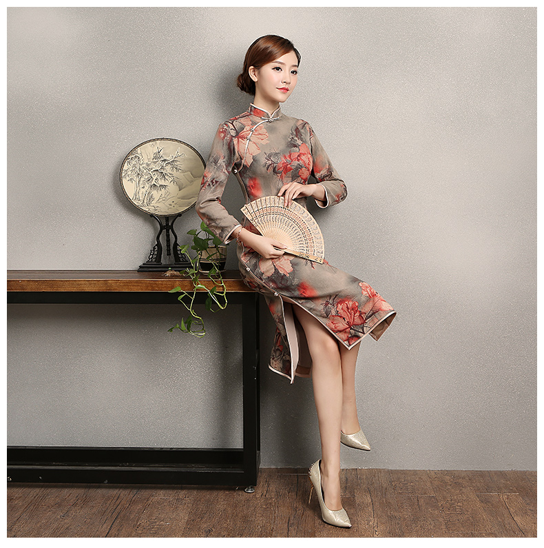 復(fù)古風(fēng)紅旦旗袍，中式紅花朵旗袍裙