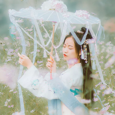 漢服女子帶傘頭像，唯美古風(fēng)真人頭像