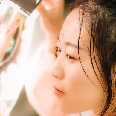 柳葉下放風(fēng)箏女生頭像，唯美古風(fēng)真人頭像