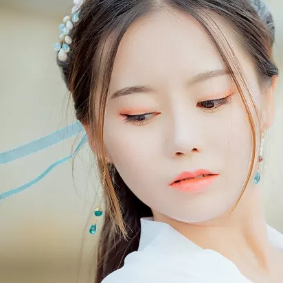 清新帶傘團扇女生頭像，唯美古風(fēng)真人頭像