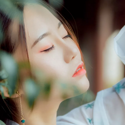 清新帶傘團扇女生頭像，唯美古風(fēng)真人頭像