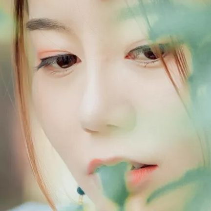 清新帶傘團扇女生頭像，唯美古風(fēng)真人頭像