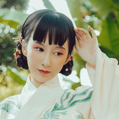 俏皮可愛帶團(tuán)扇女生頭像，唯美古風(fēng)真人頭像