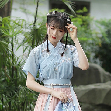 漢服帶傘女生頭像，唯美古風(fēng)真人頭像