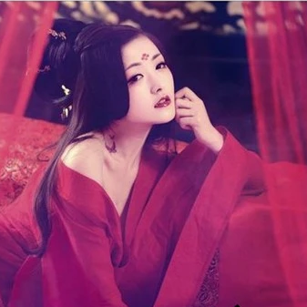 性感妖嬈紅衣女生頭像，唯美古風(fēng)真人頭像