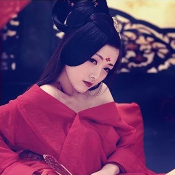 性感妖嬈紅衣女生頭像，唯美古風(fēng)真人頭像