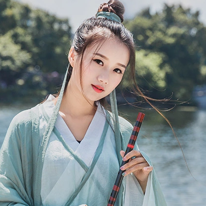 素衣女生喝酒頭像，唯美古風(fēng)真人頭像