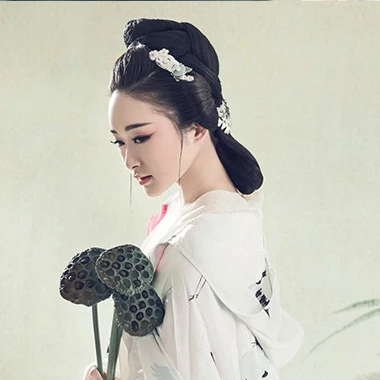 清新藕風輕女生頭像，唯美古風真人頭像